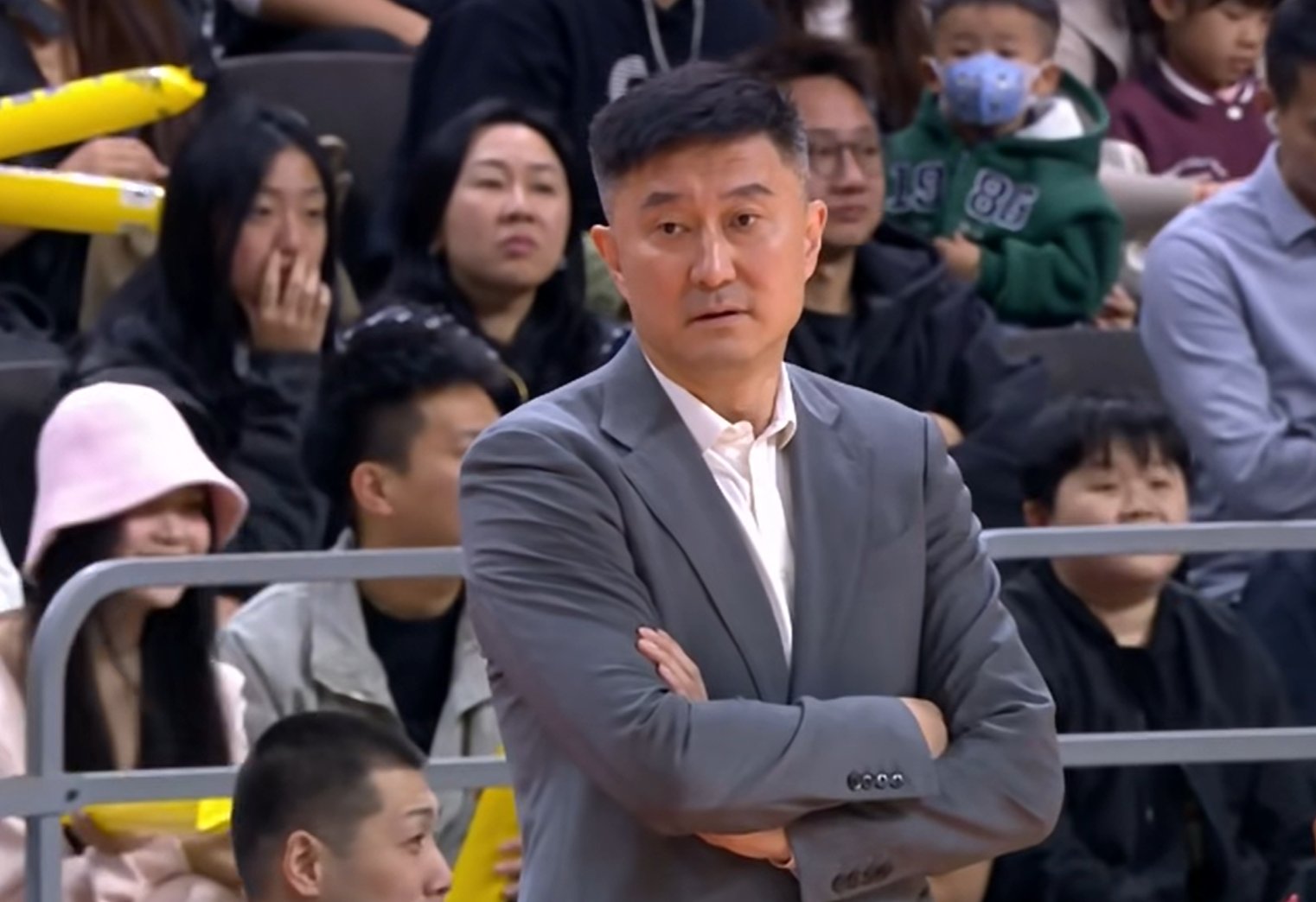 kaiyun-CBA名记：广东队2名球员，已经被杜锋边缘化
